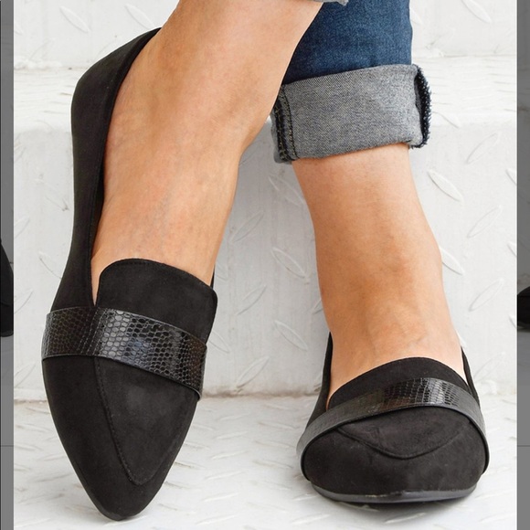 Matte Black Band-accent Foldable Ballet Flat - Picture 2 of 4